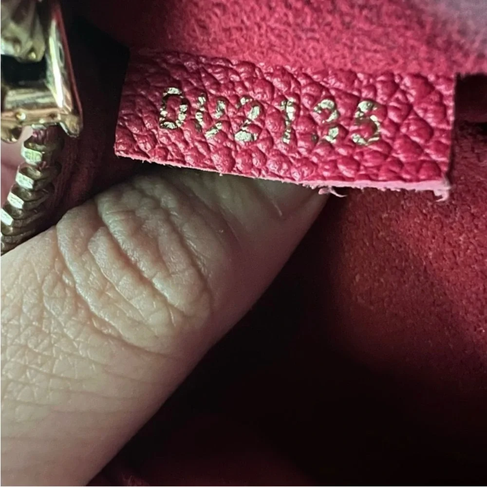 Louis crossbody authentic - Picture 11 of 15